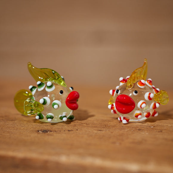 GLASS PUFFER FISH WITH RED LIPS 2 ASSTD Sajaroo Gifts